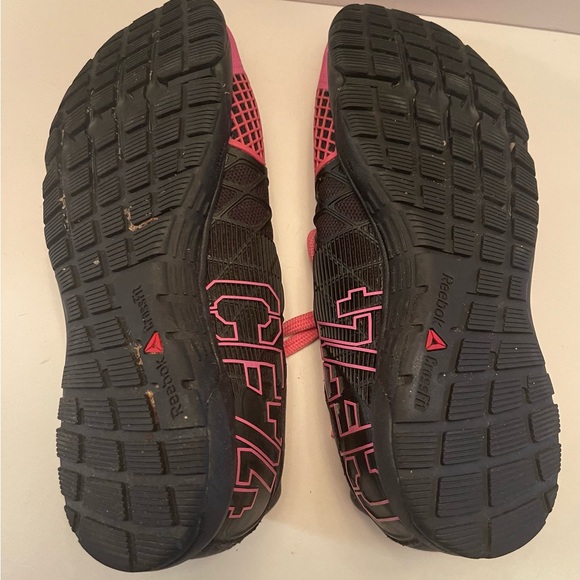 Gently used Women's Reebok CrossFit nano 4.0 Black and Pink Athletic Shoes - Picture 5 of 6